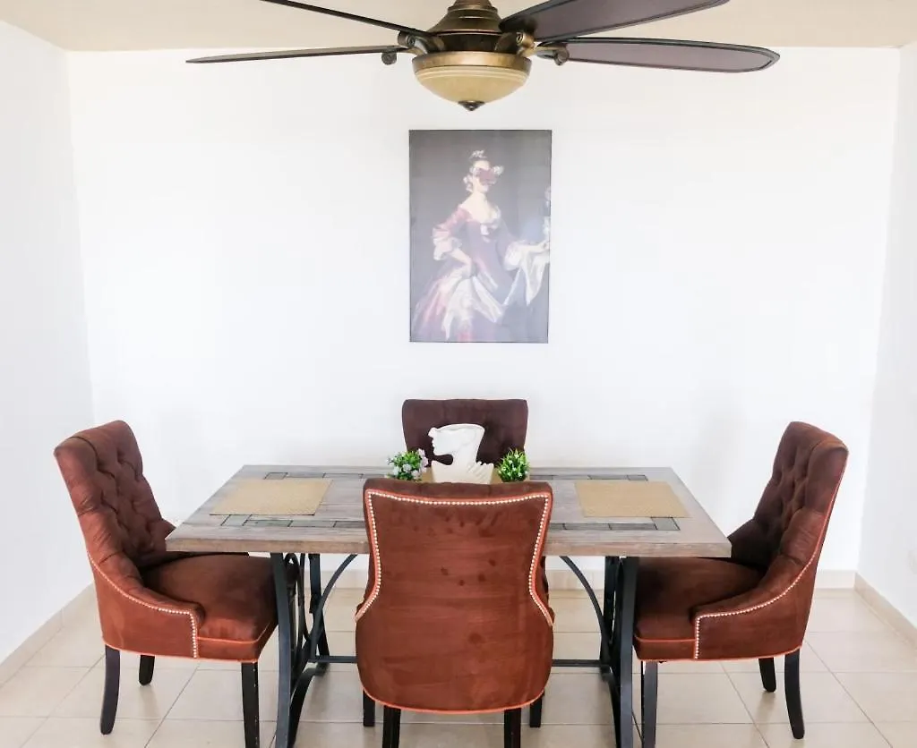 Beautiful 3Br Near Beach With Pool And Parking contacts